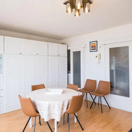 Cosy With Sleeping Area And Sea View *