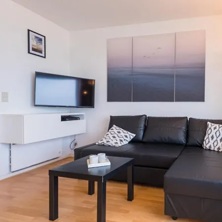 Cosy With Sleeping Area And Sea View