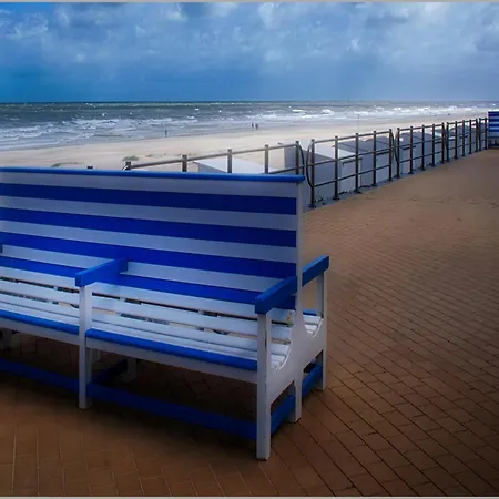 Cosy With Sleeping Area And Sea View Lägenhet Middelkerke